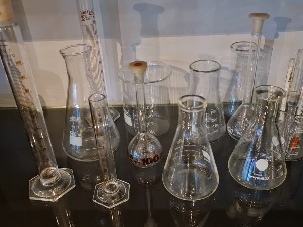 VARIOUS LABORATORY EQUIPMENT